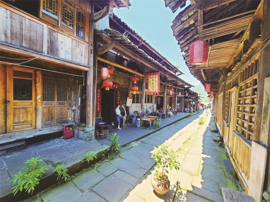拉奥斯评价皇马点球判罚:何塞卢从后犯规在先,不是点球